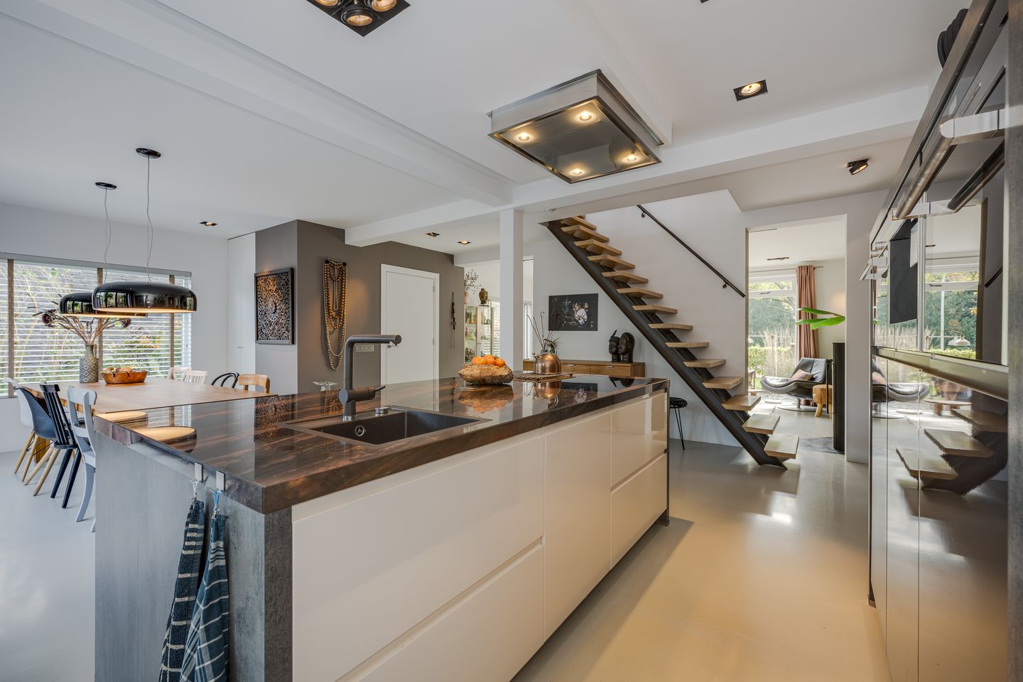 Foto 34 van Prins Bernhardlaan 155