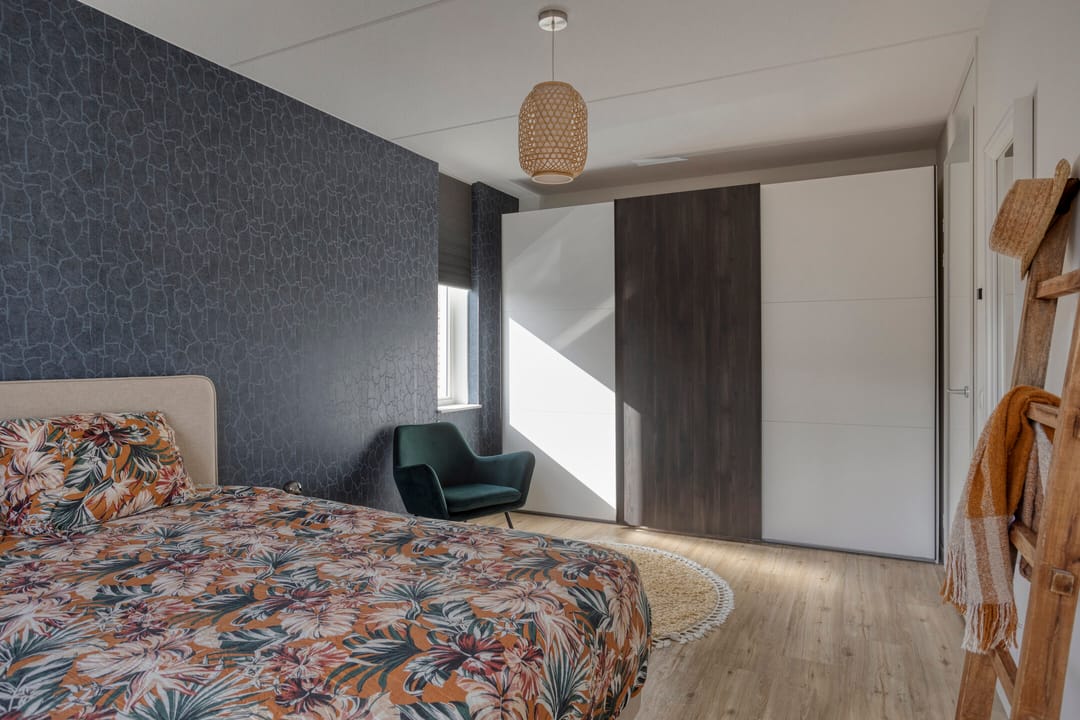 Modern corner home with extension and free view in Lent — 19