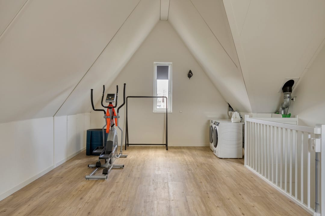 Modern corner home with extension and free view in Lent — 28
