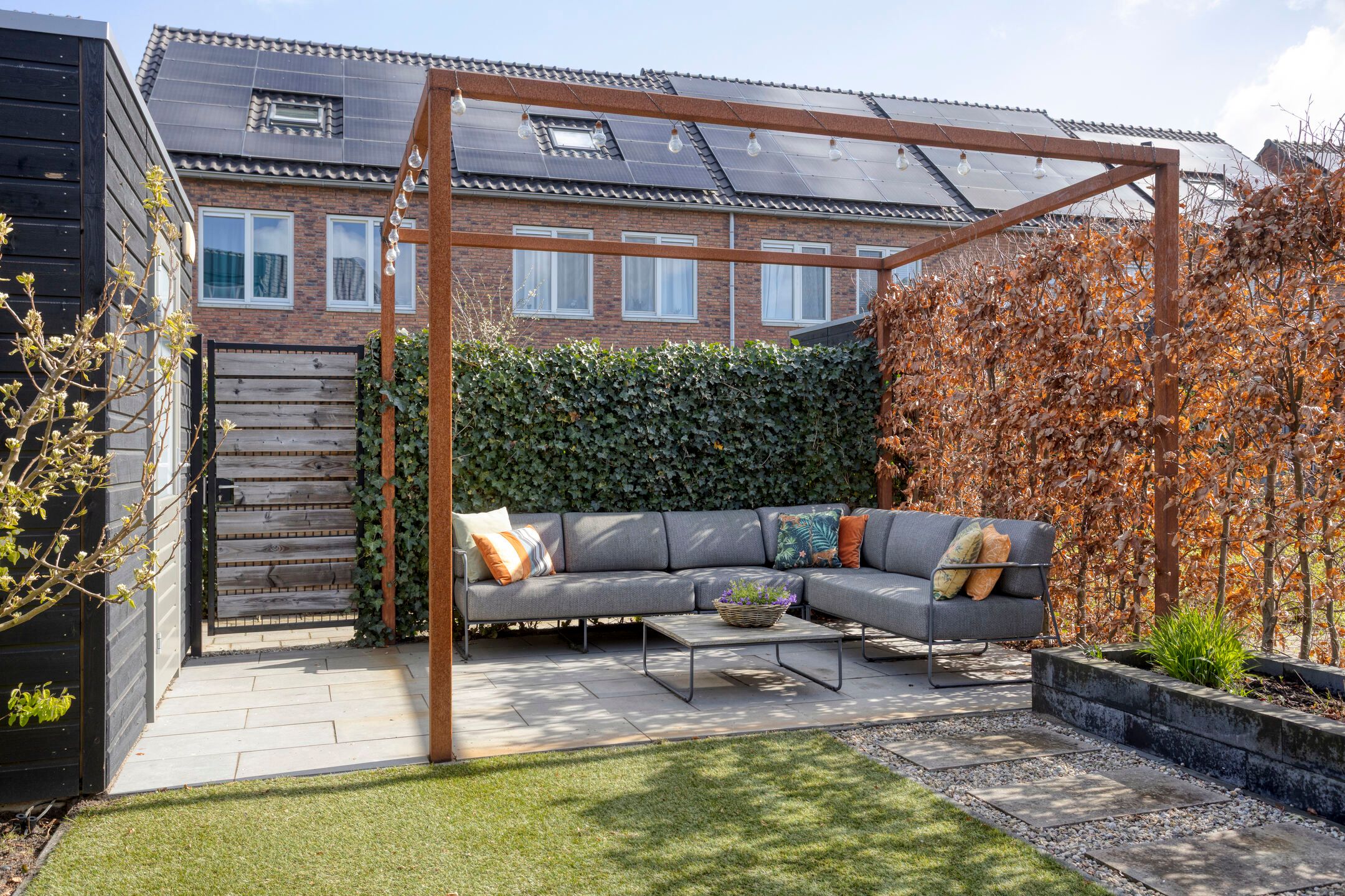 Modern corner home with extension and free view in Lent — 33