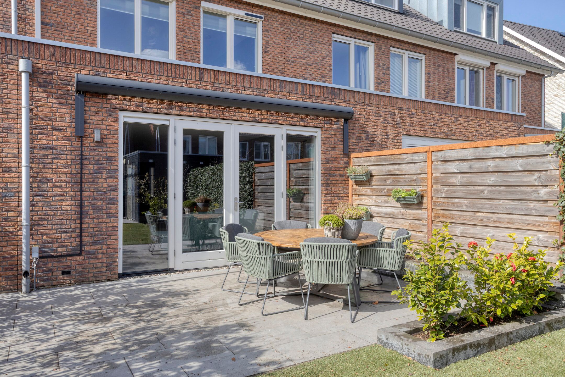Modern corner home with extension and free view in Lent — 36