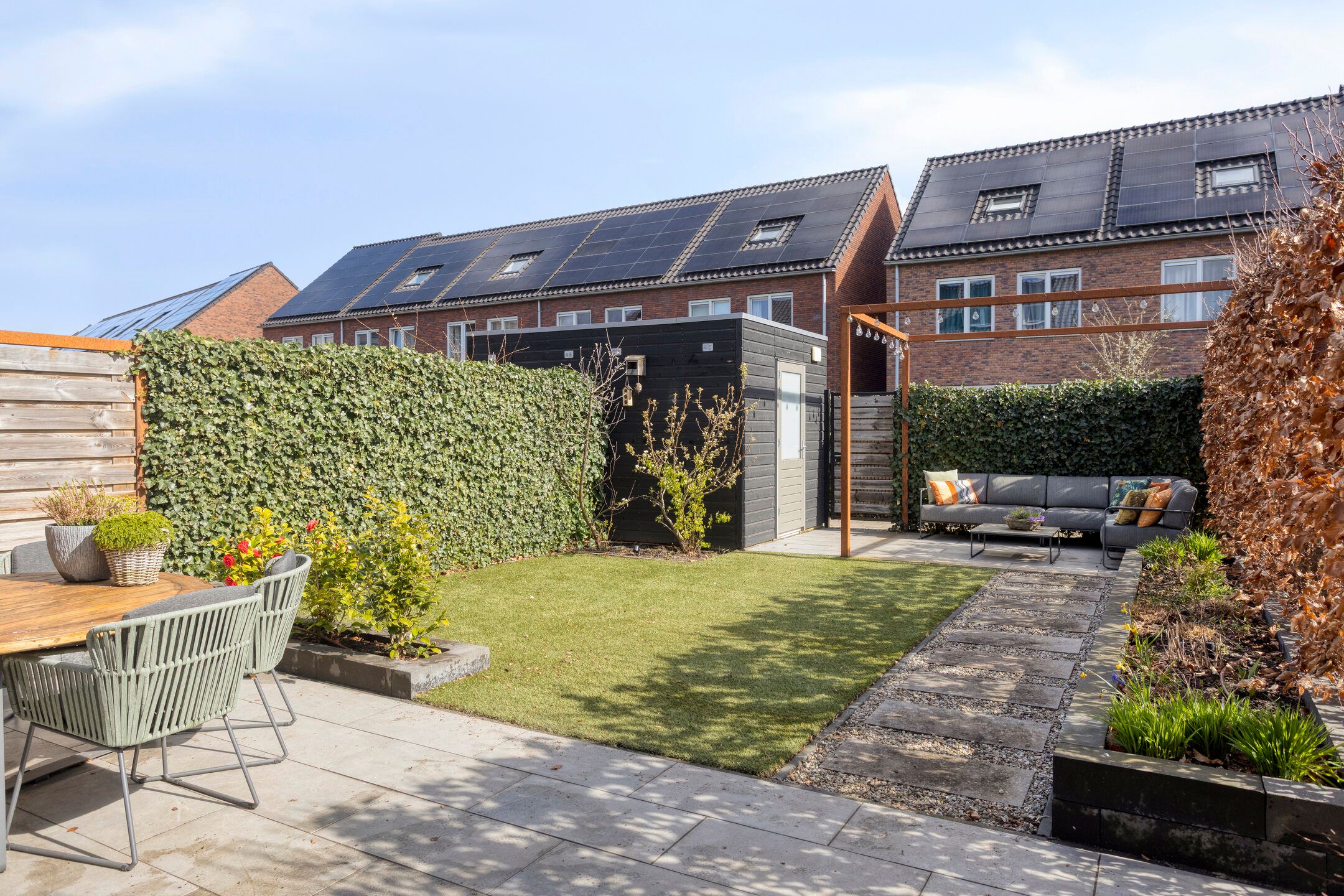 Modern corner home with extension and free view in Lent — 30