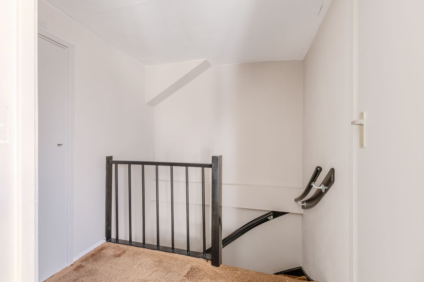 Spacious Family Home with Sunny Southwest Garden in Green Residential Area — 22