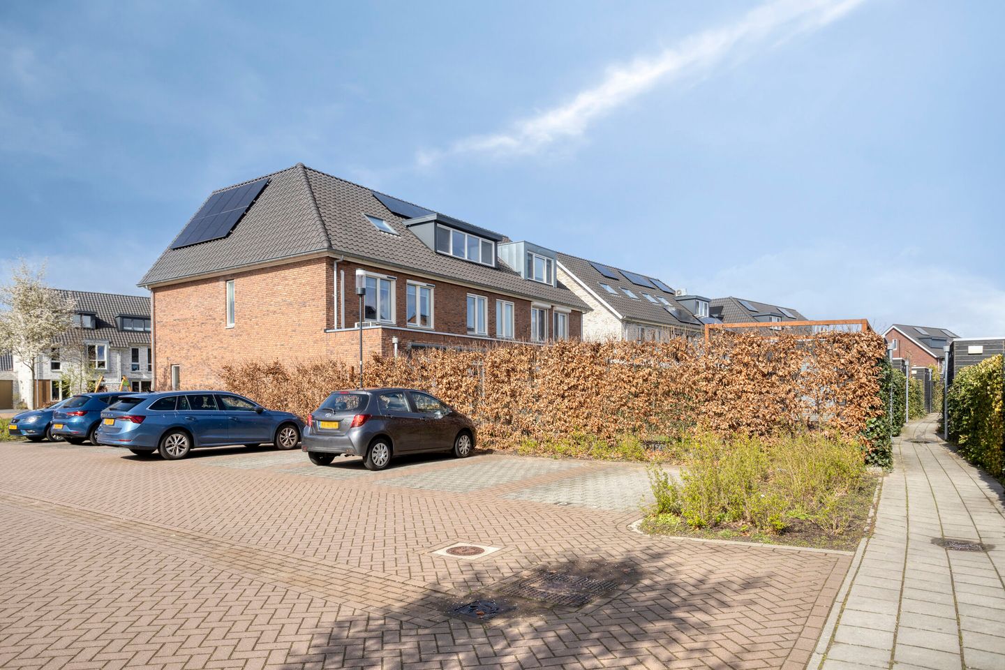 Modern corner home with extension and free view in Lent — 41