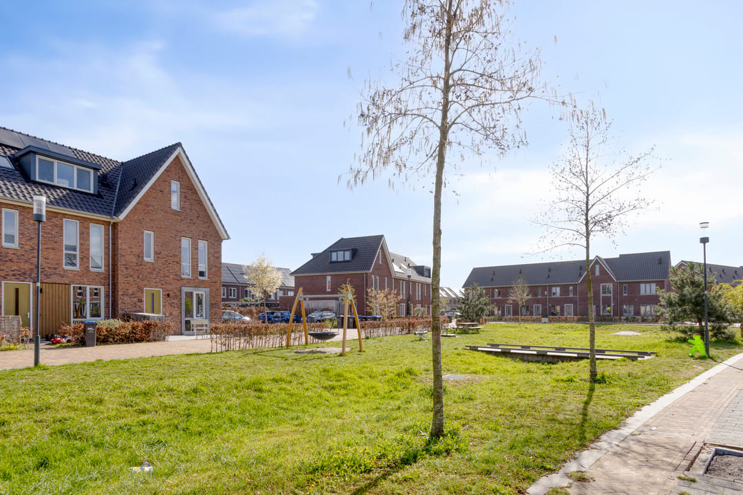 Modern corner home with extension and free view in Lent — 40