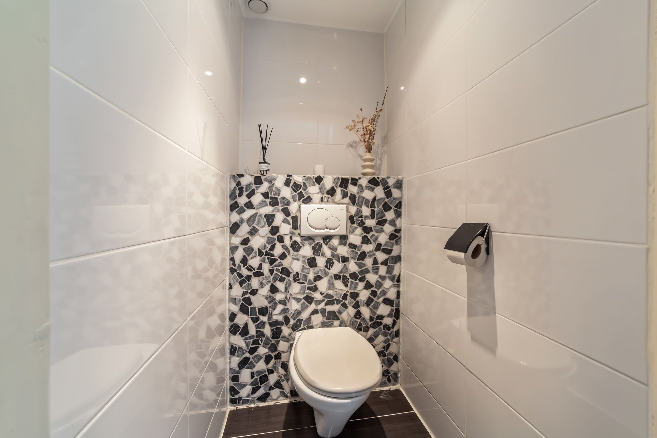 Well-maintained 3-room apartment with skylight in Valkenboskwartier — 24