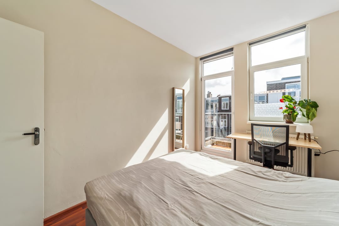 Well-maintained 3-room apartment with skylight in Valkenboskwartier — 17