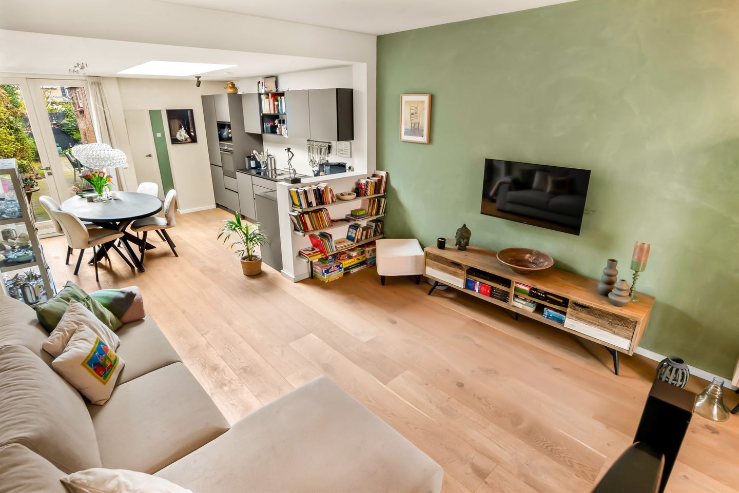 Move-in Ready Renovated End House with Deep Sunny Garden in Popular Haarlem Neighborhood — 14