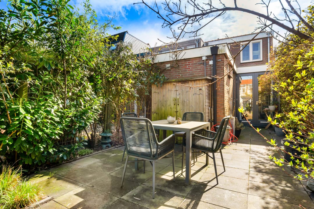 Move-in Ready Renovated End House with Deep Sunny Garden in Popular Haarlem Neighborhood — 37