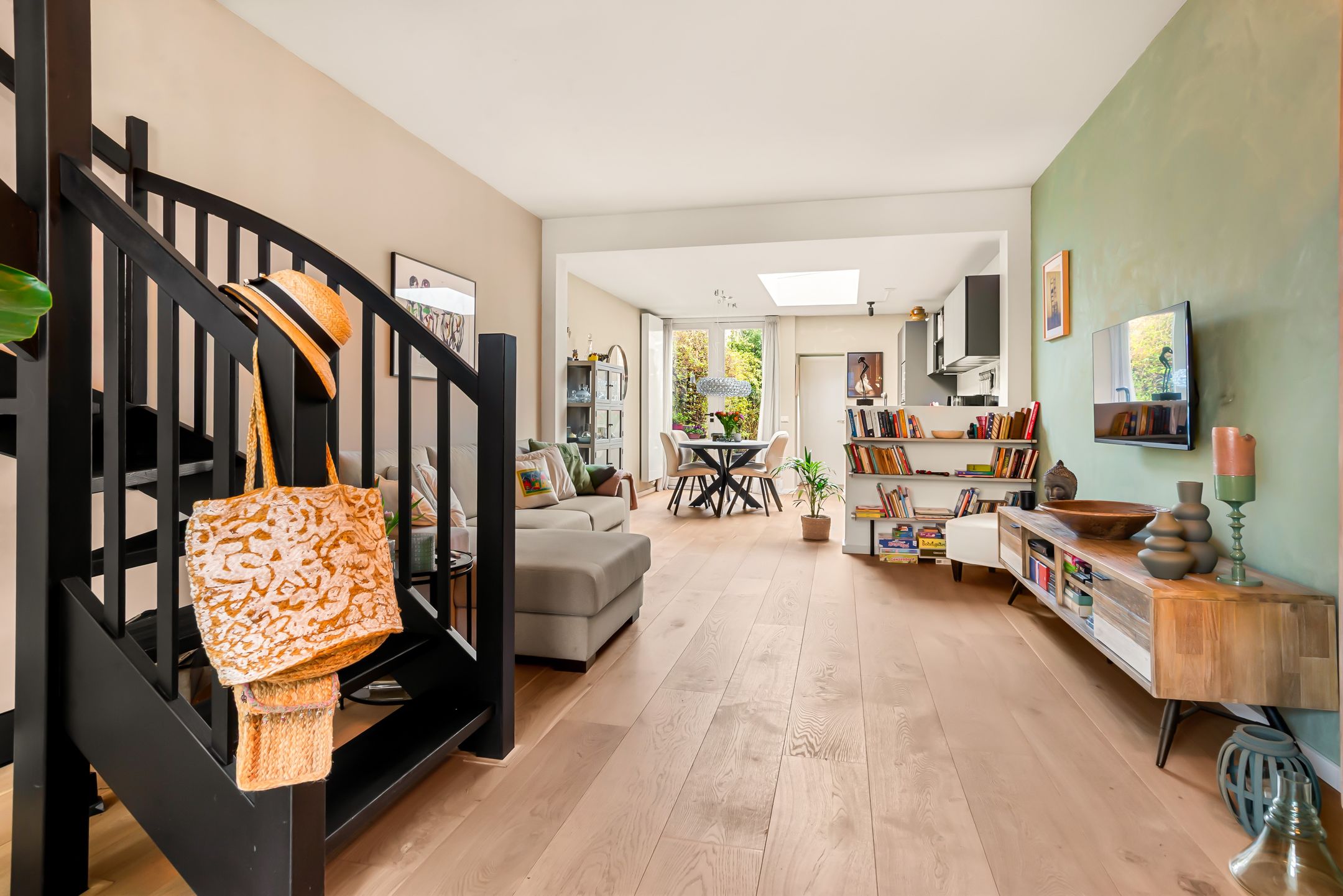 Move-in Ready Renovated End House with Deep Sunny Garden in Popular Haarlem Neighborhood — 12