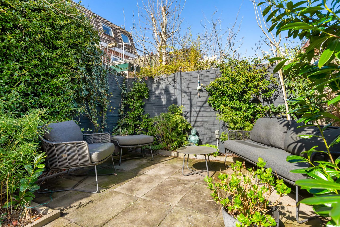 Move-in Ready Renovated End House with Deep Sunny Garden in Popular Haarlem Neighborhood — 25