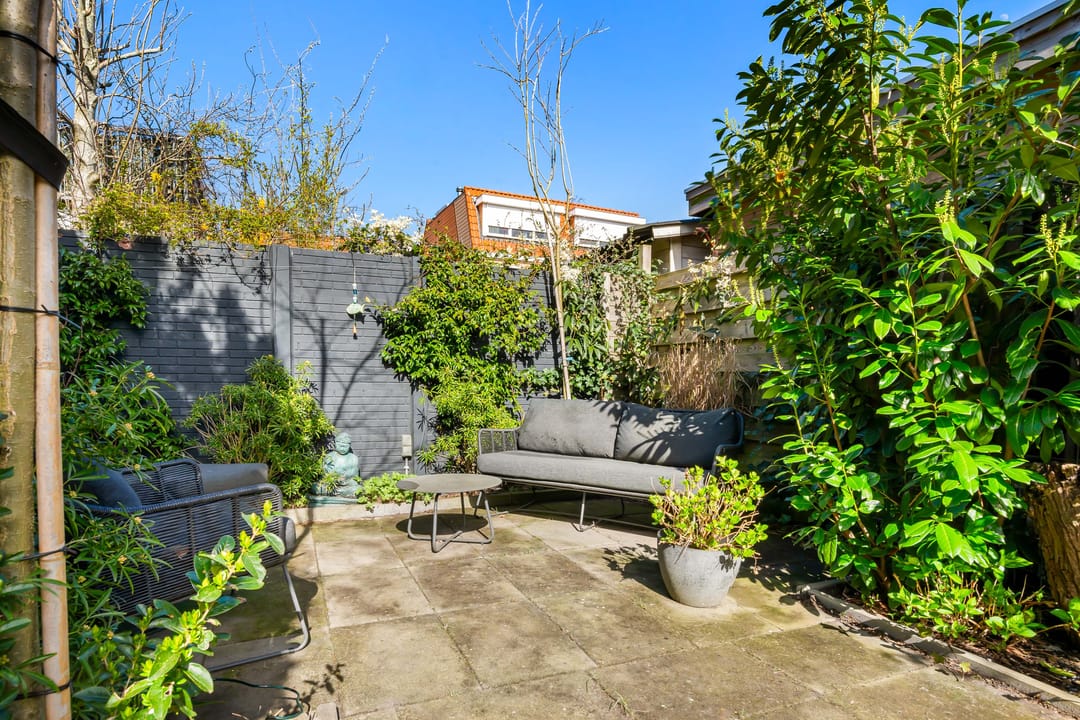 Move-in Ready Renovated End House with Deep Sunny Garden in Popular Haarlem Neighborhood — 38