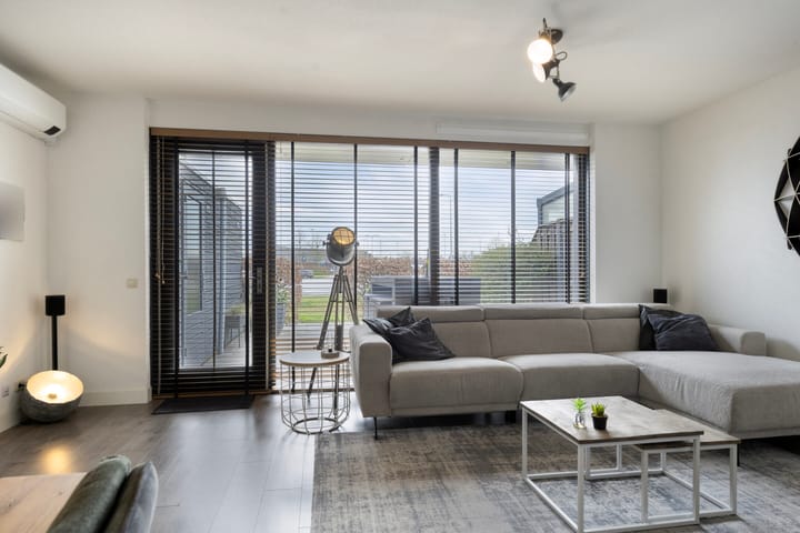 Foto 2 van Aan de Leide 6