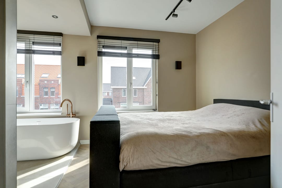 Photo 46 of Lievenlant 20