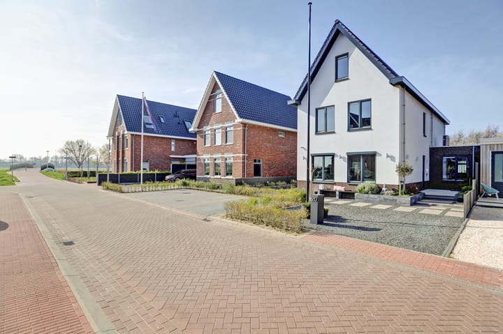 Photo 4 of Lievenlant 20