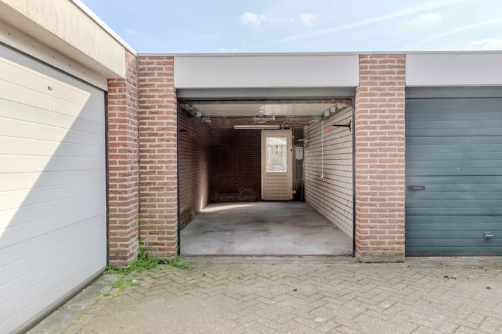 Photo 2 of Hagedoorn 10