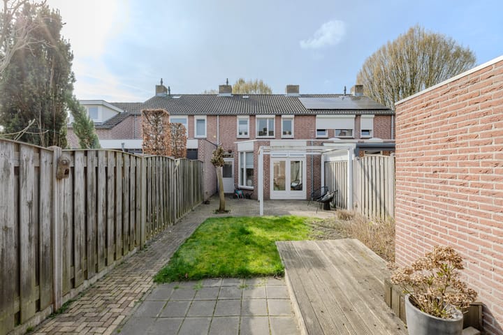 Photo 3 of Hagedoorn 10