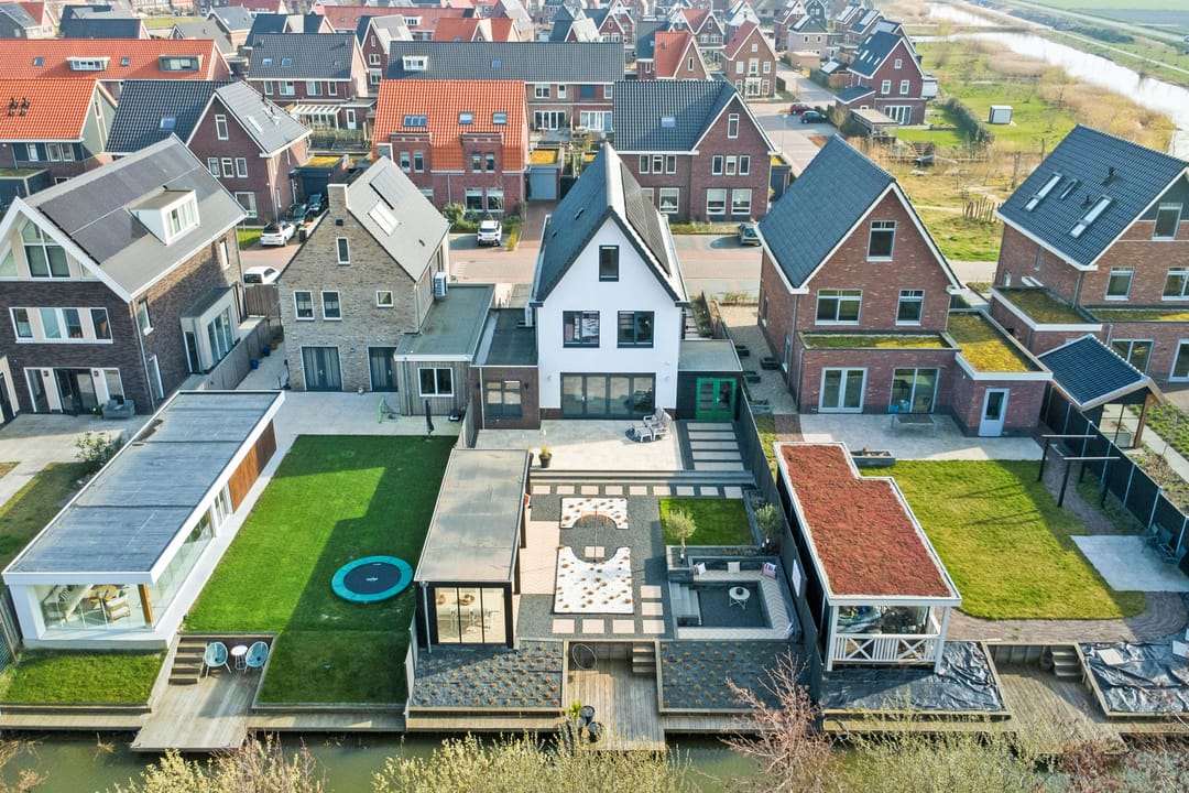 Photo 76 of Lievenlant 20