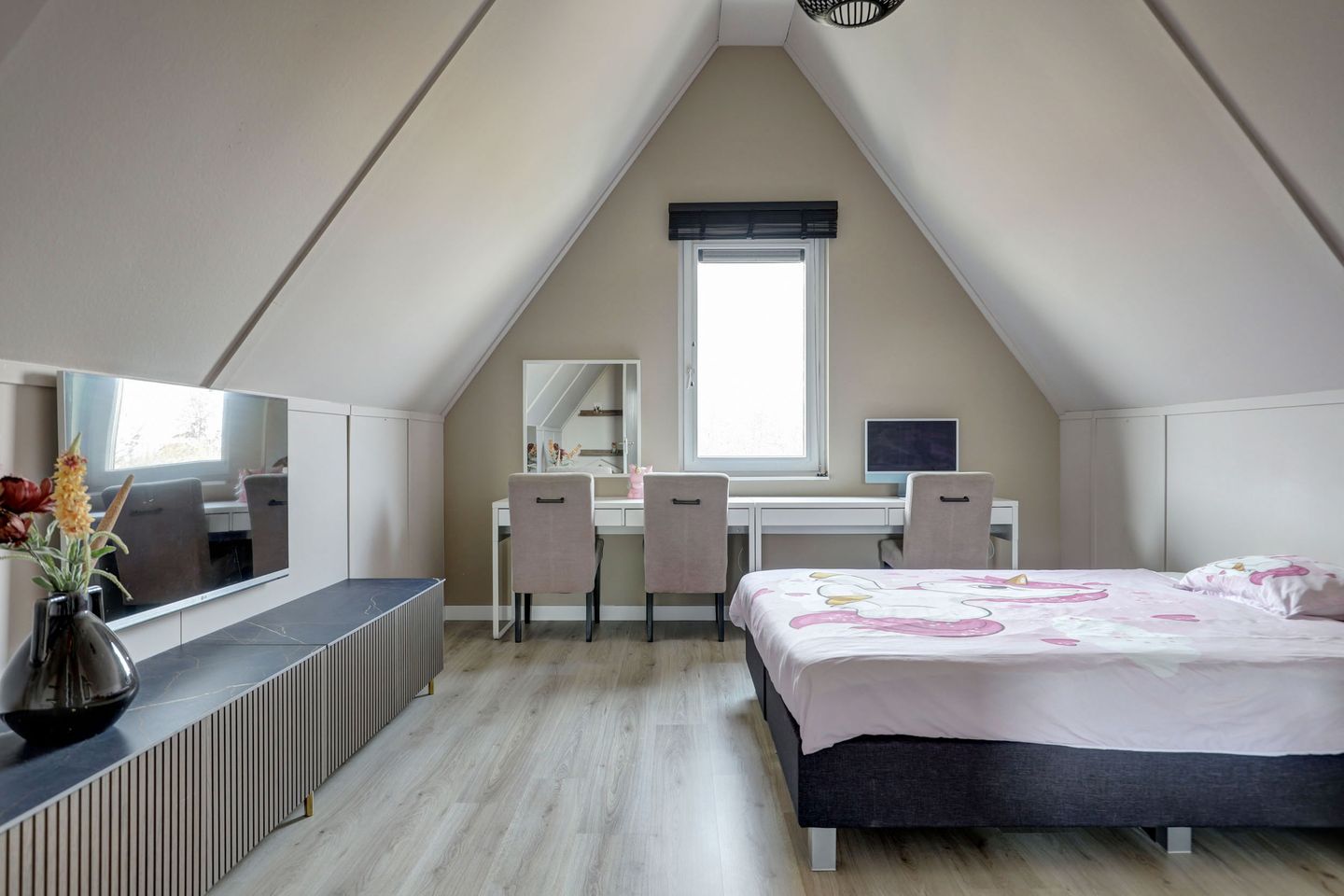 Photo 59 of Lievenlant 20