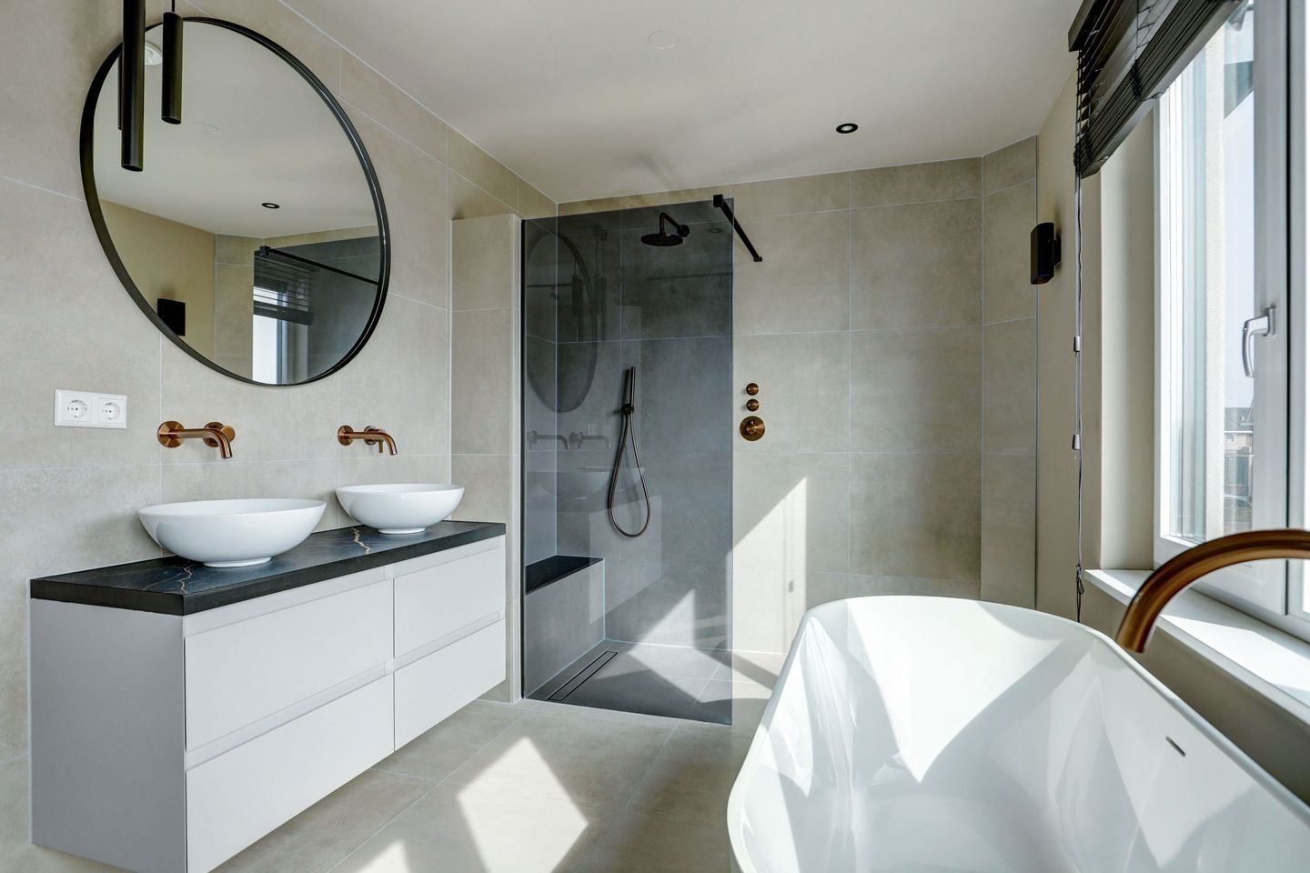 Photo 49 of Lievenlant 20