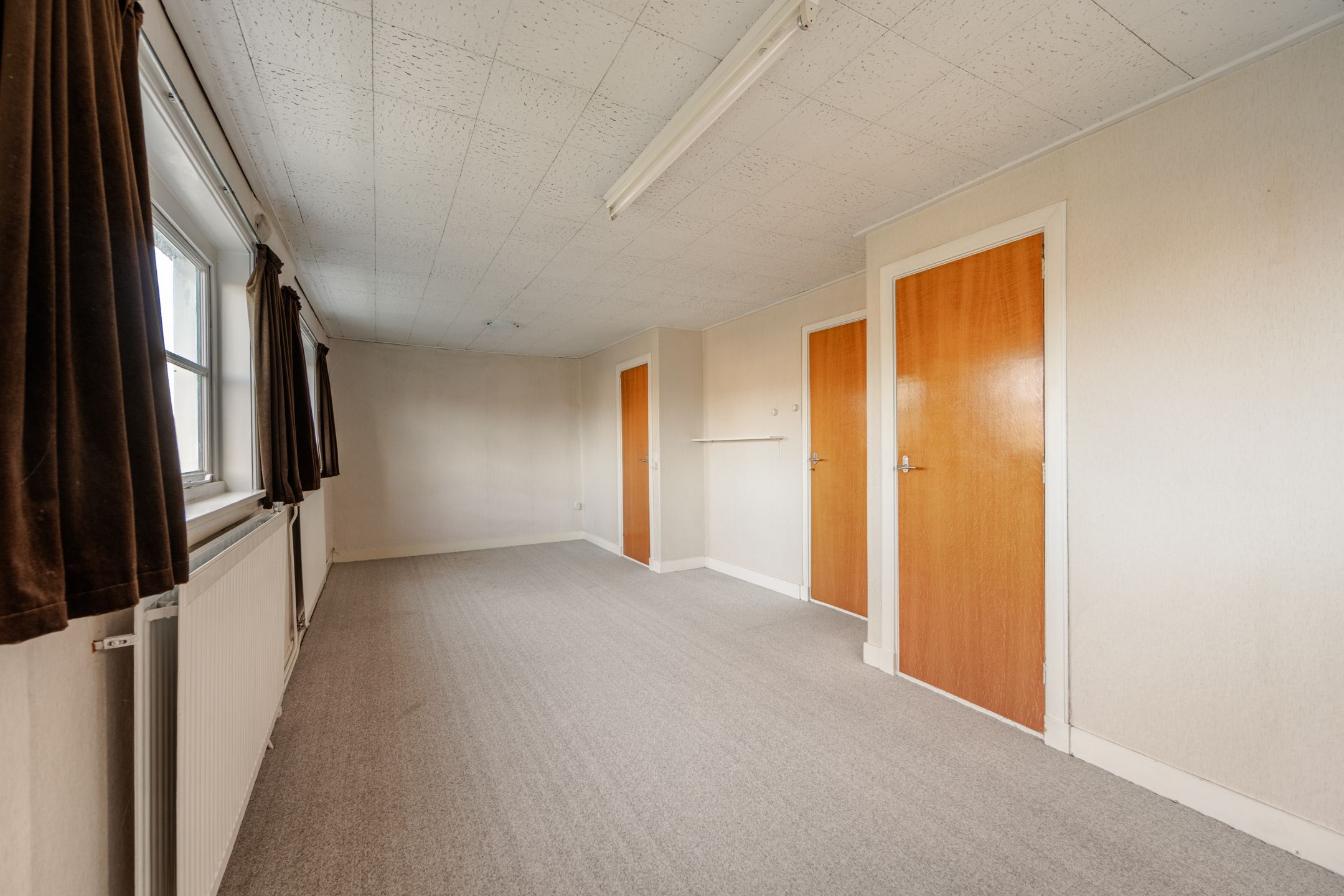 Spacious 1930s detached home with double garage and home practice potential — 27