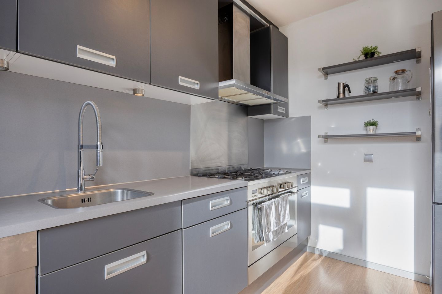 Foto 10 van Ampèrestraat 1