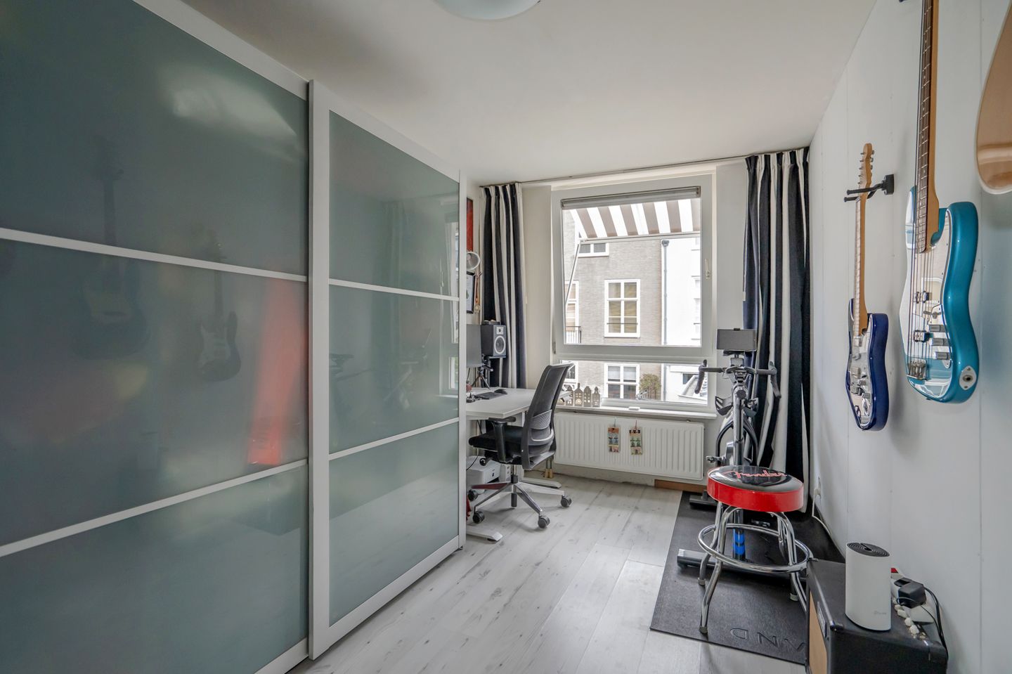 Modern 3-room apartment with balcony, roof terrace and parking in central The Hague — 22