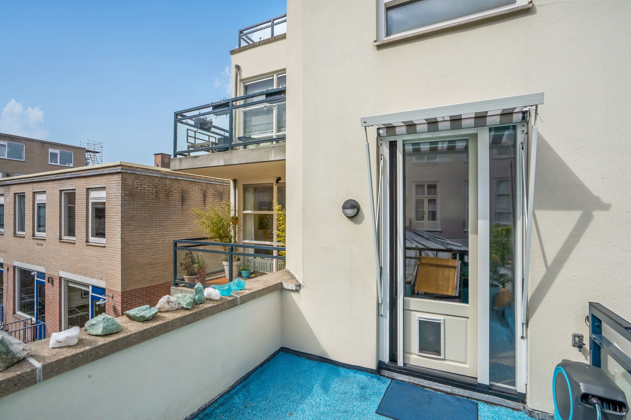 Modern 3-room apartment with balcony, roof terrace and parking in central The Hague — 18