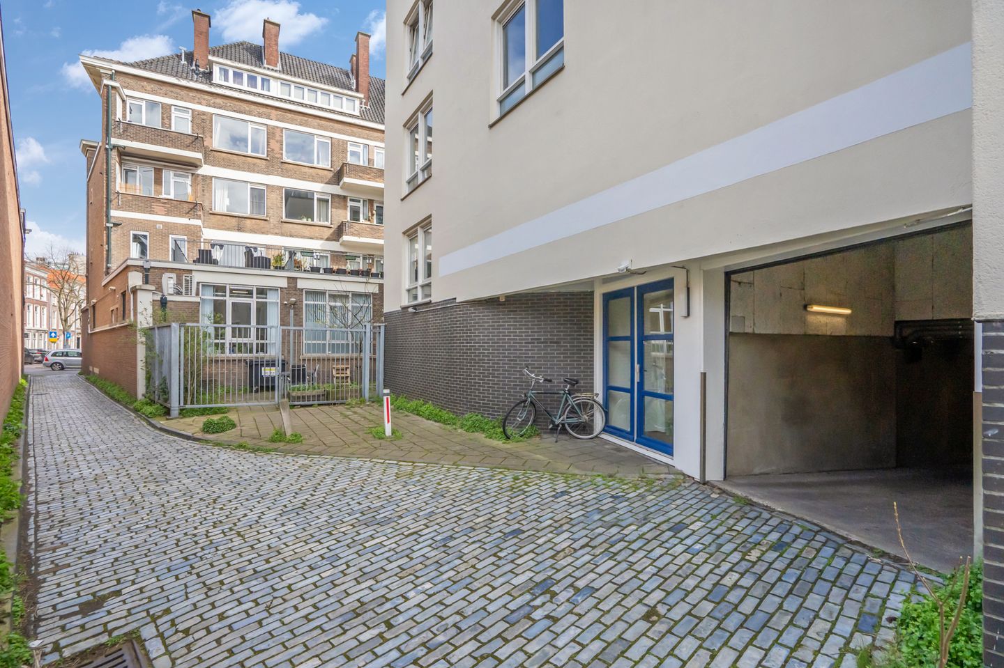 Modern 3-room apartment with balcony, roof terrace and parking in central The Hague — 26