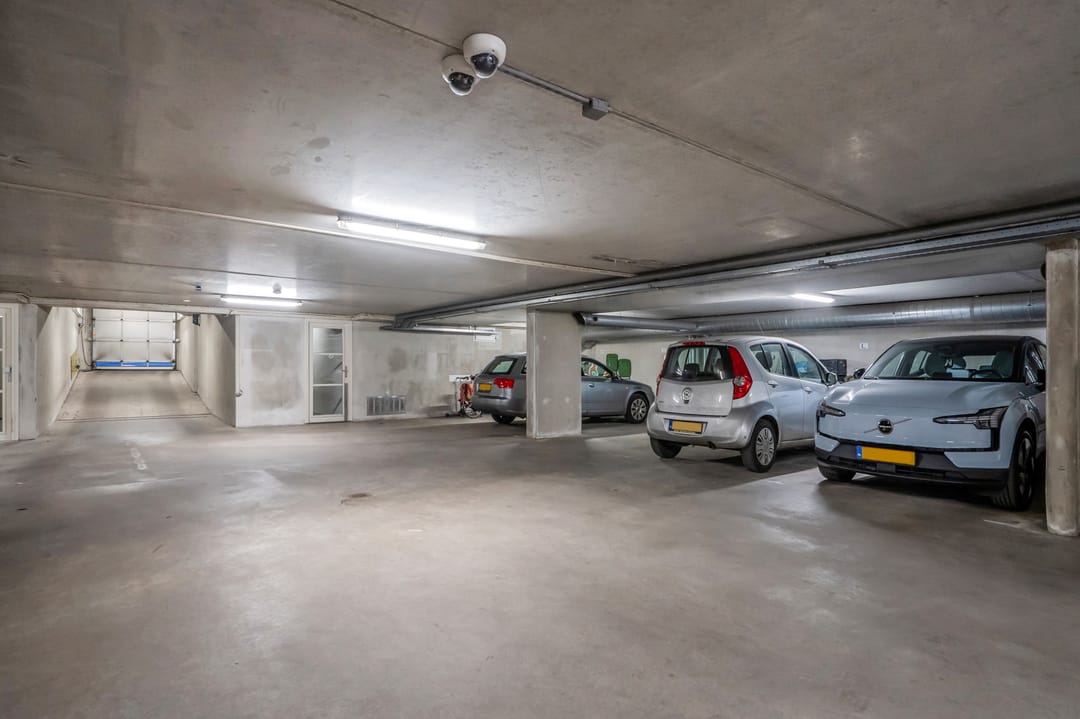 Modern 3-room apartment with balcony, roof terrace and parking in central The Hague — 28