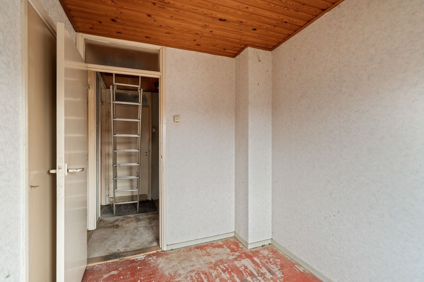 Corner House with Renovation Potential in Peaceful Village Location — 14