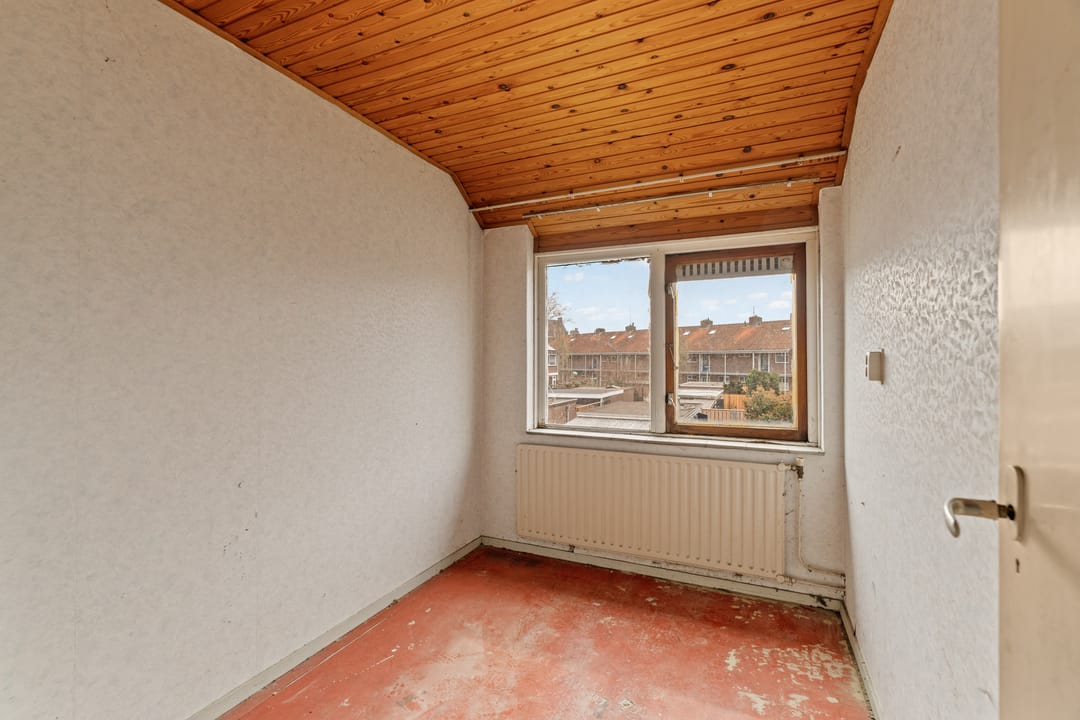 Corner House with Renovation Potential in Peaceful Village Location — 13