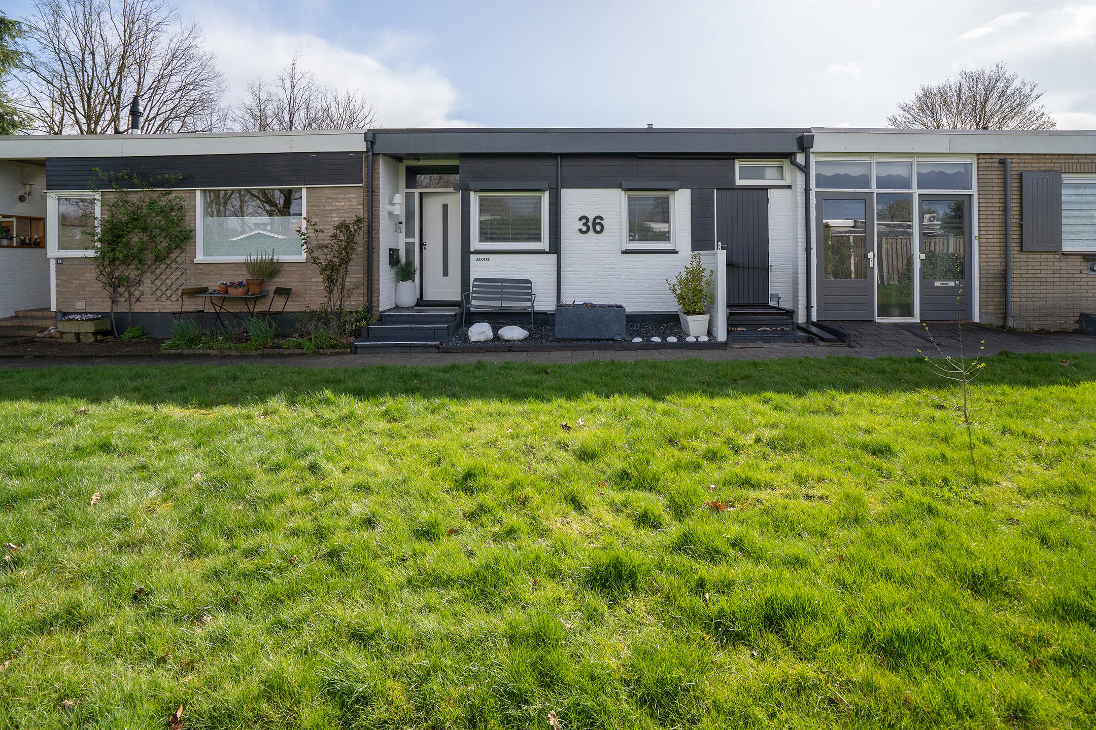 Photo 33 of Zuid Esmarkerrondweg 36