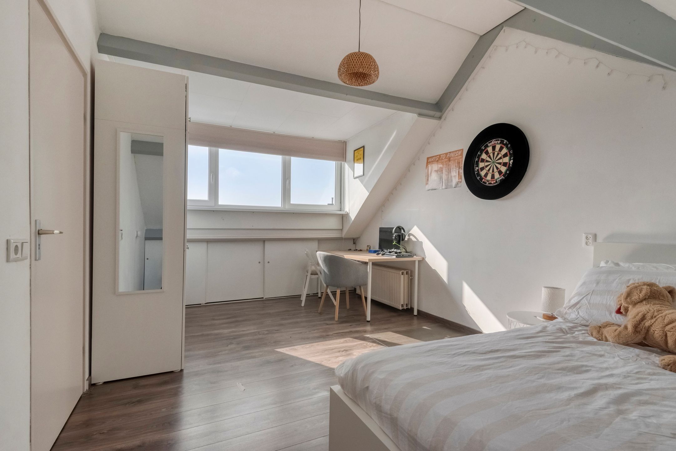 Spacious and Energy-Efficient Terraced Home with South-Facing Garden — 24