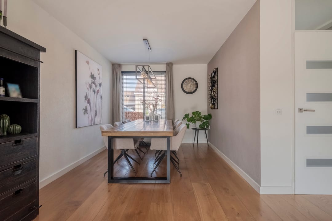 Spacious and Energy-Efficient Terraced Home with South-Facing Garden — 13