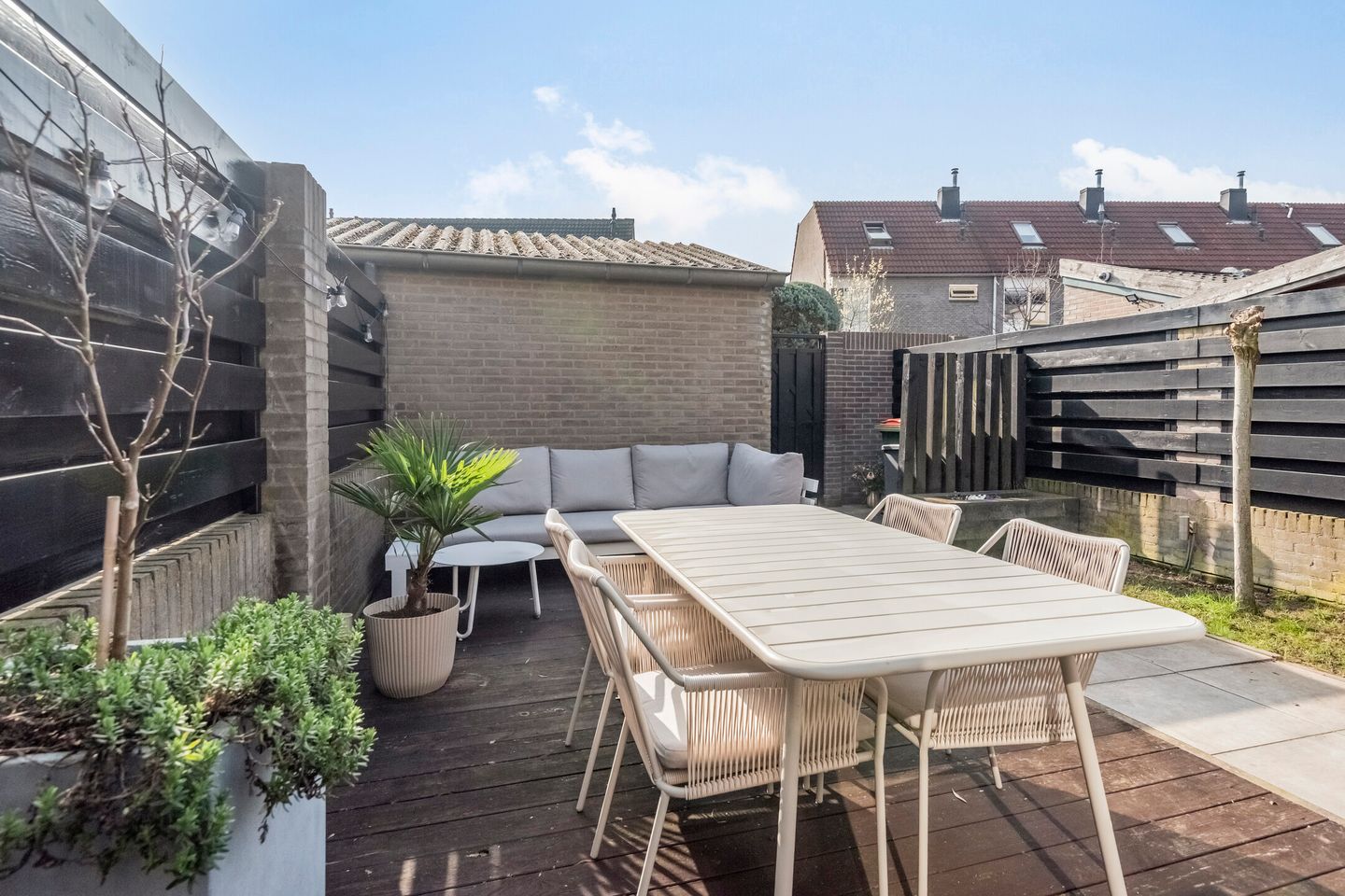 Spacious and Energy-Efficient Terraced Home with South-Facing Garden — 29