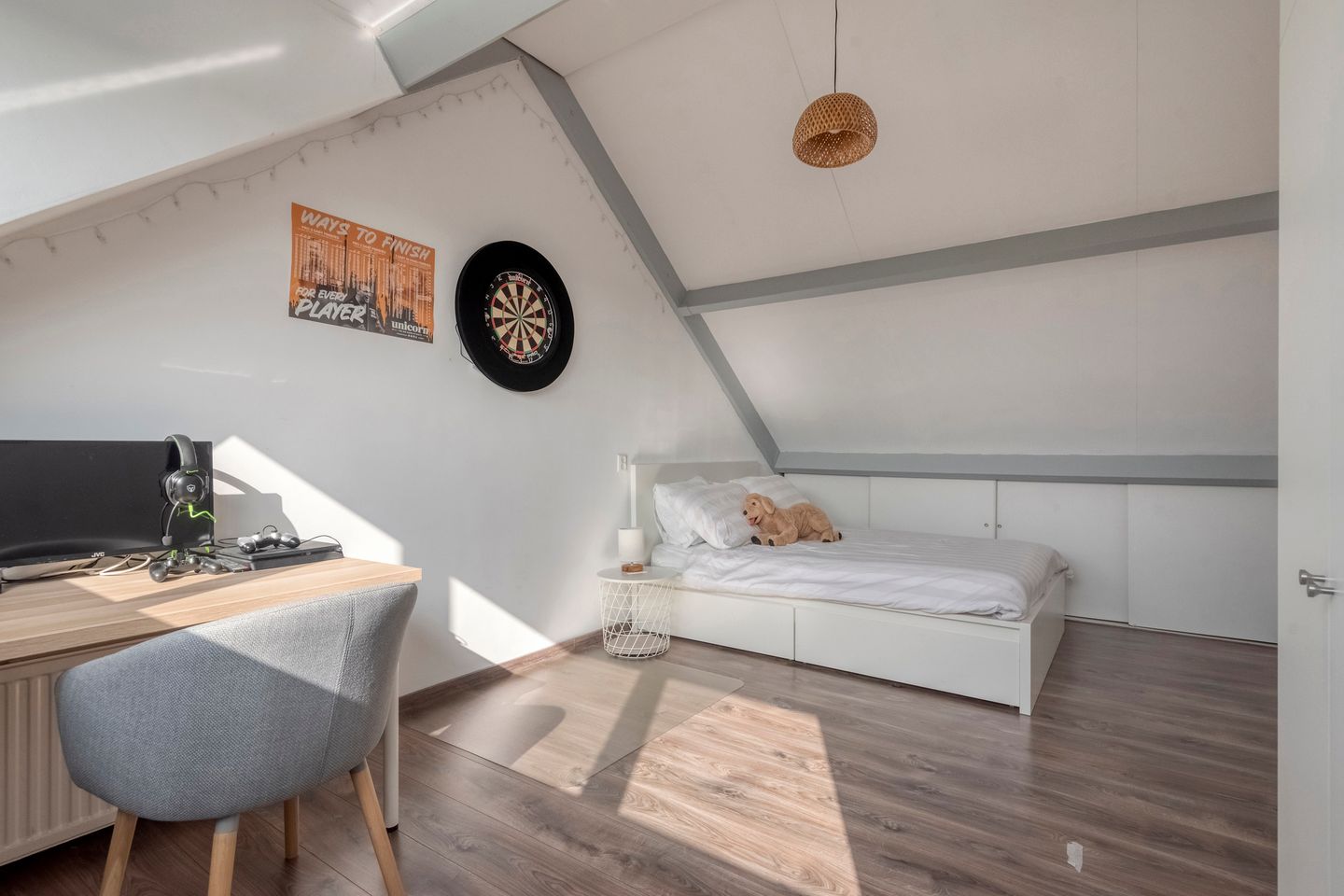 Spacious and Energy-Efficient Terraced Home with South-Facing Garden — 25