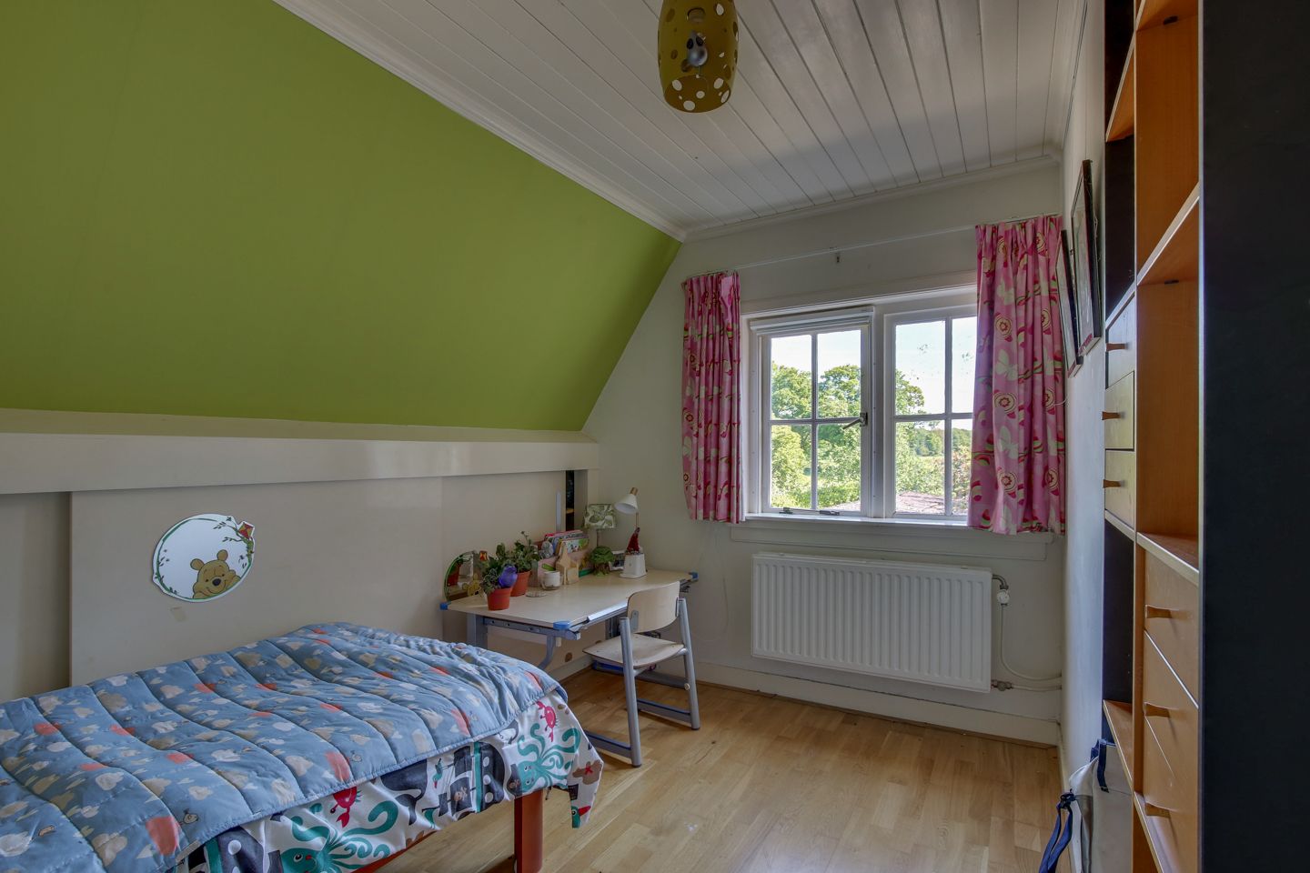 Charming detached 1930s home on spacious 945 m² plot with countryside views — 20