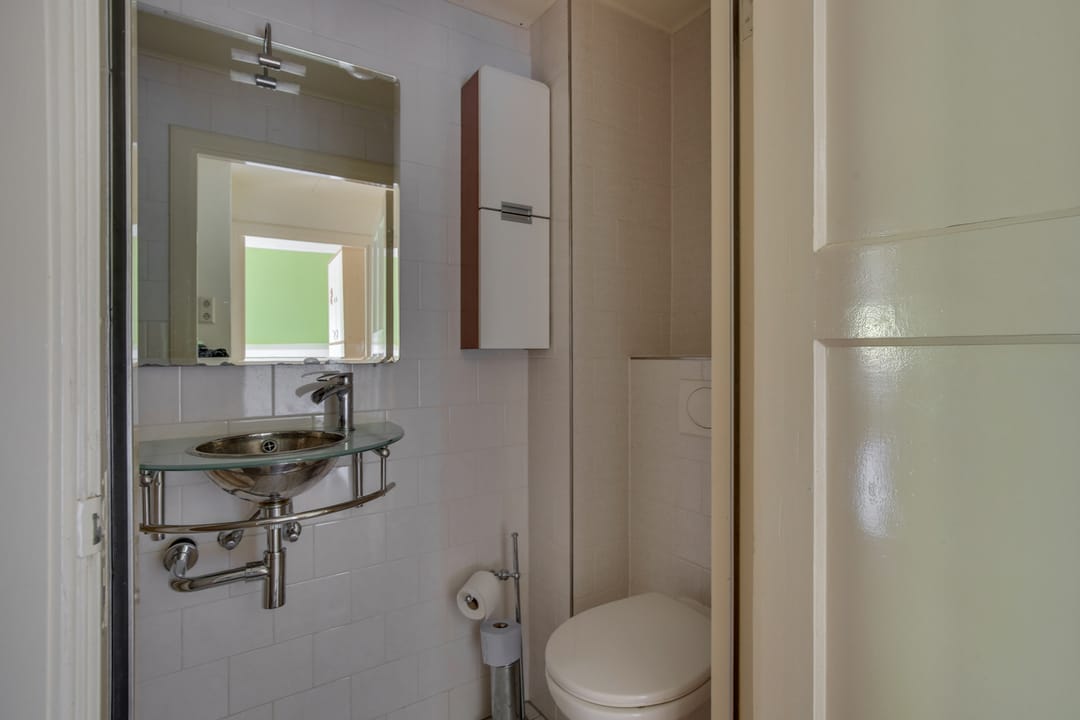 Charming detached 1930s home on spacious 945 m² plot with countryside views — 23