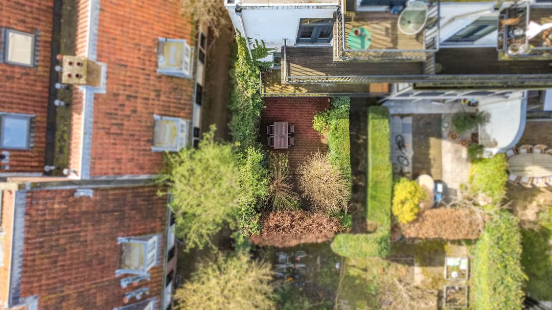 Ground Floor Apartment with Private Garden in Historic Utrecht Center — 28