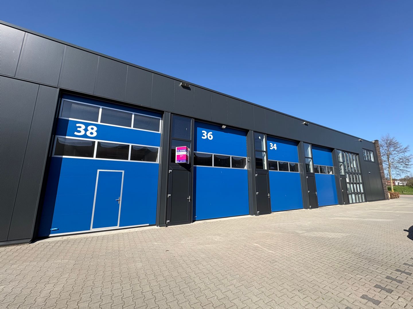 View photo 2 of Baileystraat 38