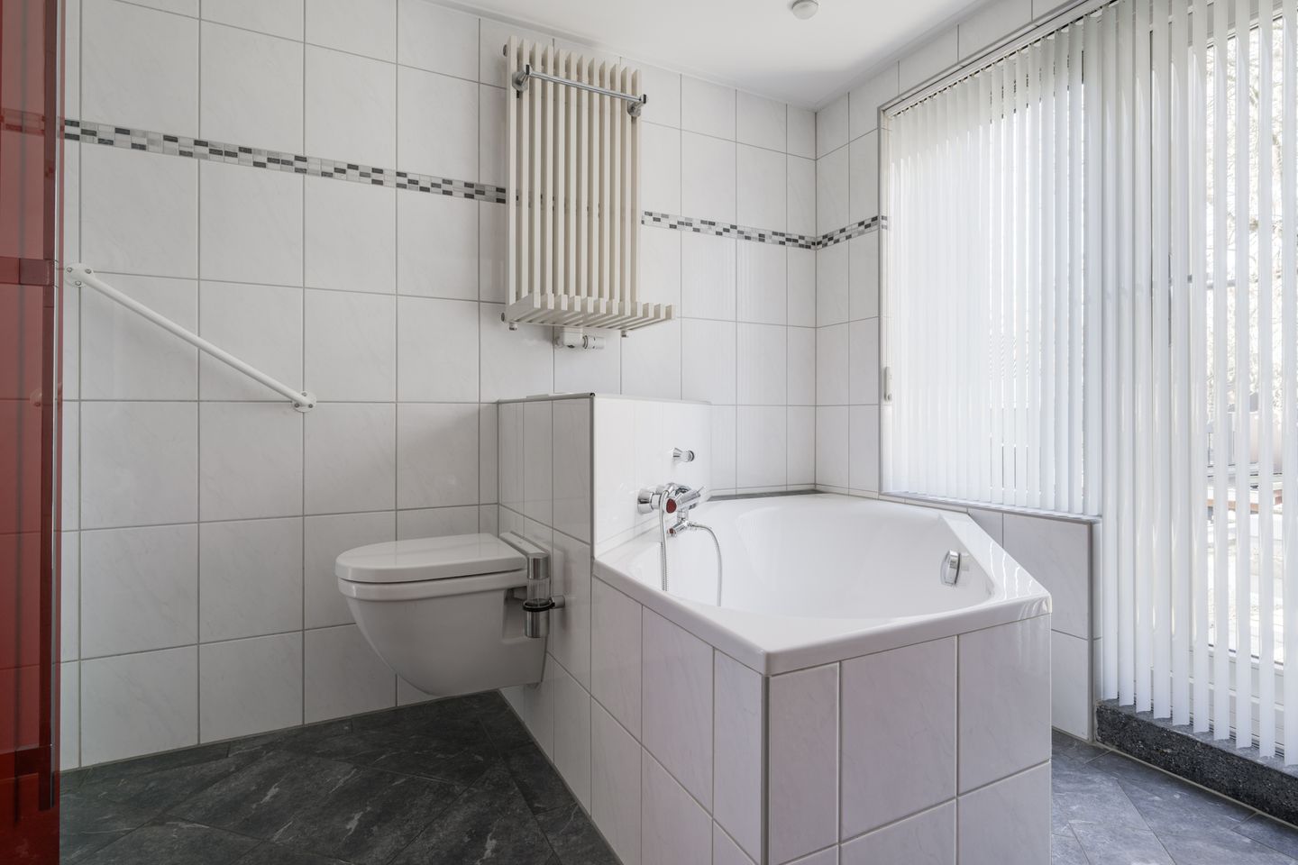 Foto 44 van Burgemeester Tenkinkstraat 4