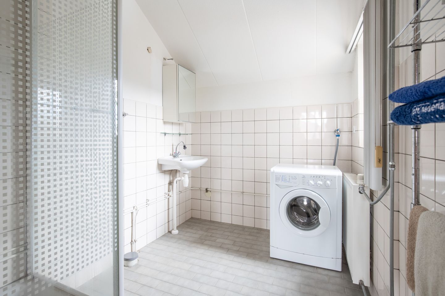 Corner house with 3 bedrooms, parking and energy label B in Heerlen — 14