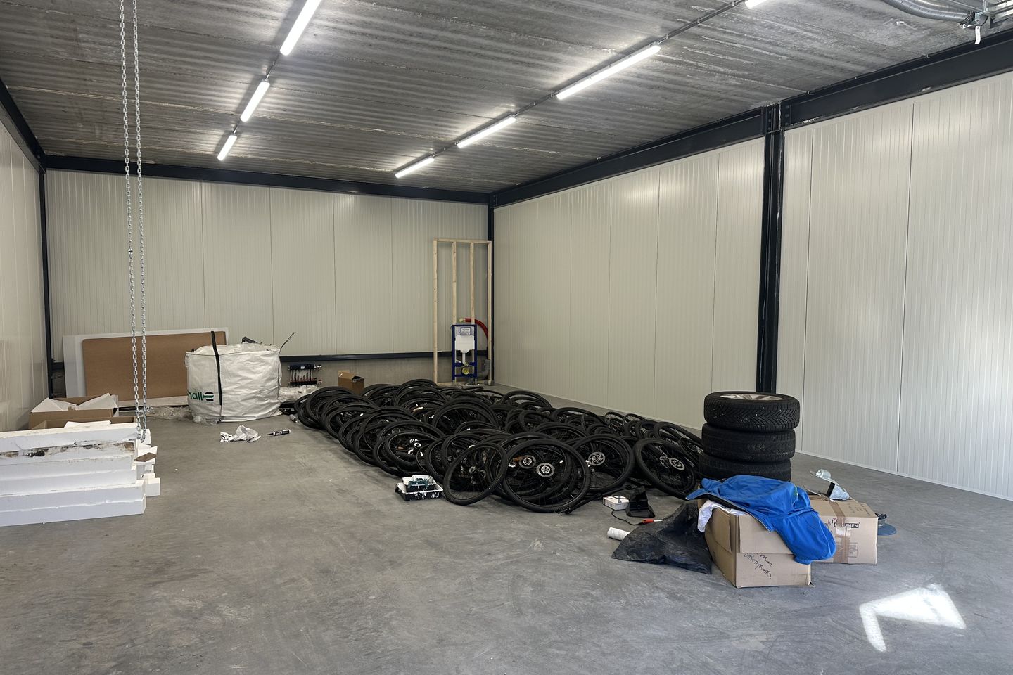 View photo 4 of Overspoor 15