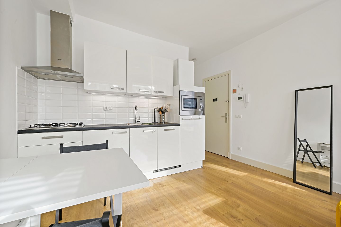 Foto 10 van Prins Hendrikstraat 73-B