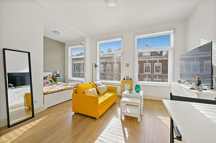 Photo 2 of Prins Hendrikstraat 73-B