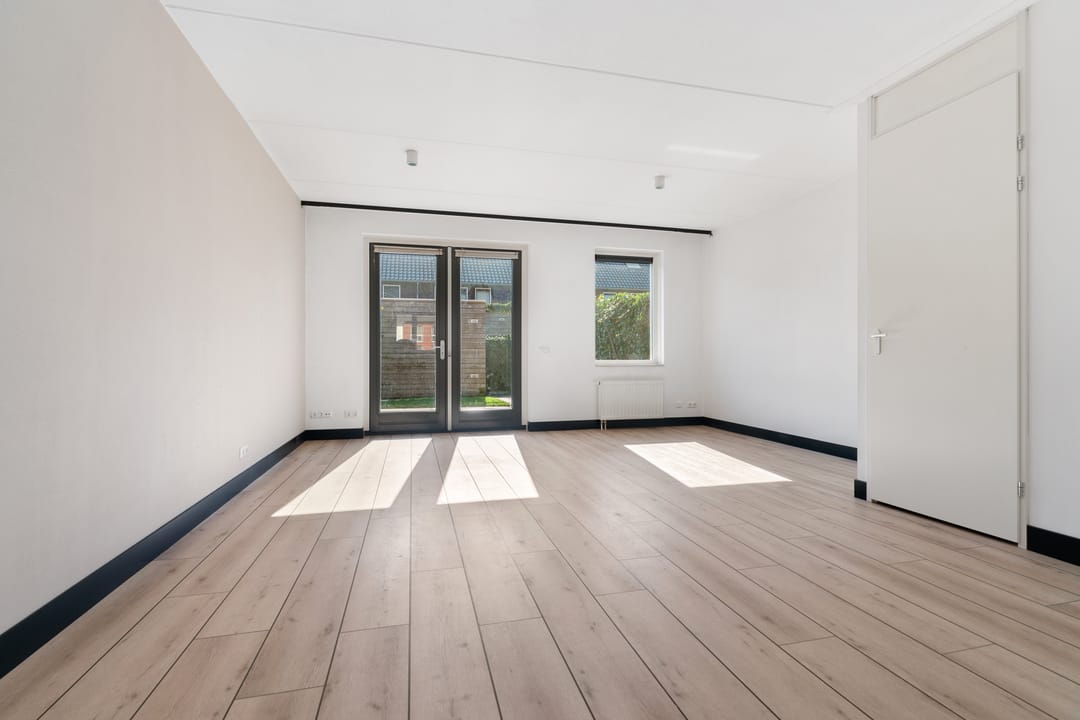 Photo 11 of Caligastraat 45