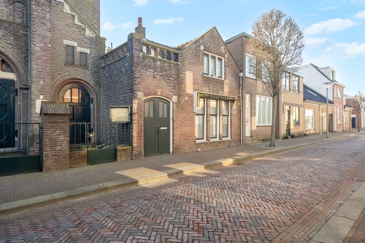 Photo 4 of Wezenstraat 68