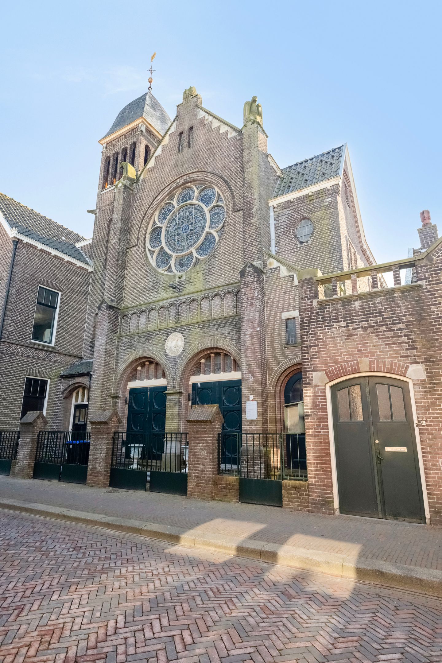 Photo 5 of Wezenstraat 68