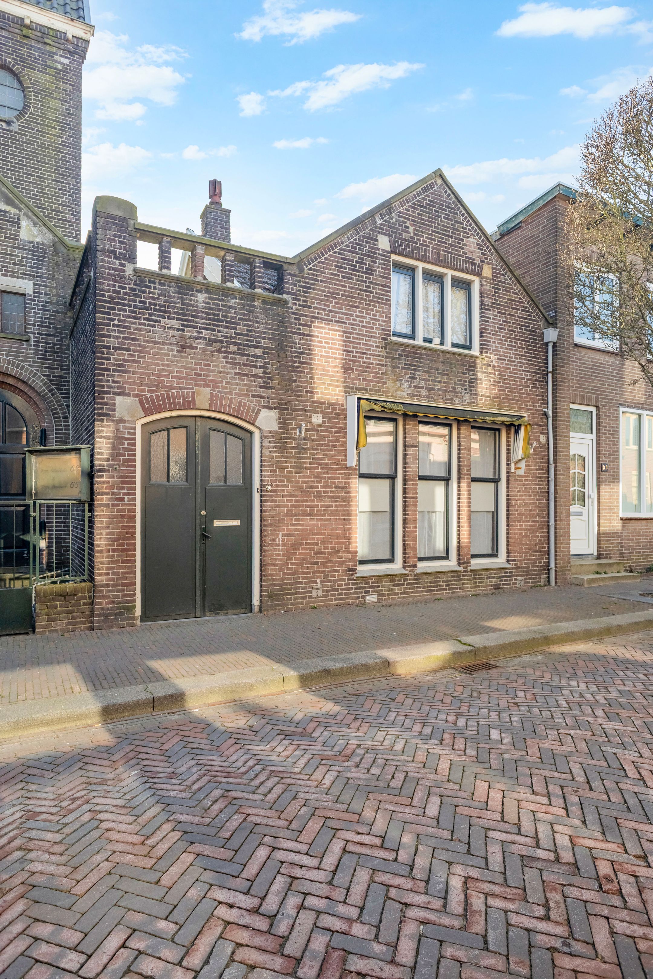 Photo 6 of Wezenstraat 68